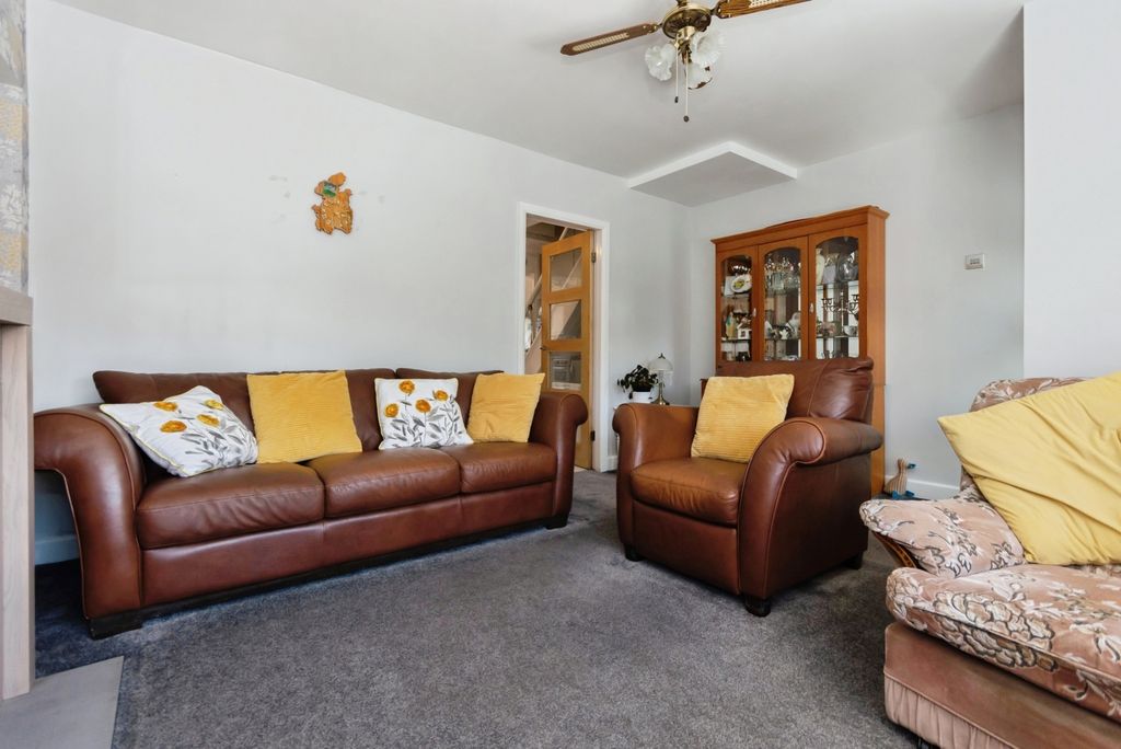 Property photo 3 of 20 Pbox-Img.Jpg