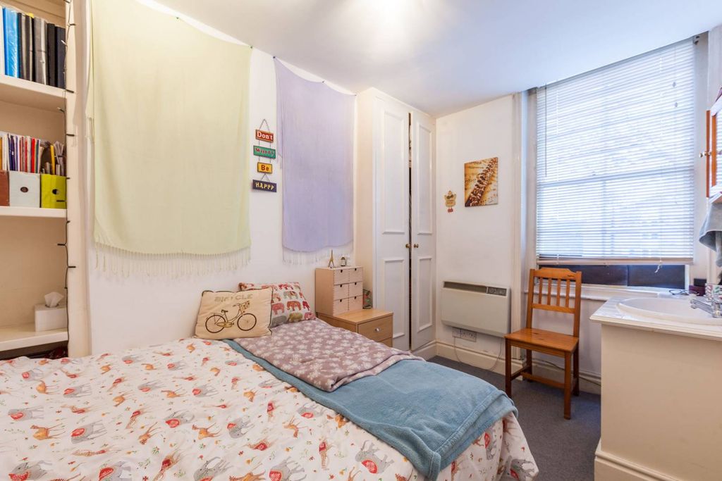 Property photo 3 of 4