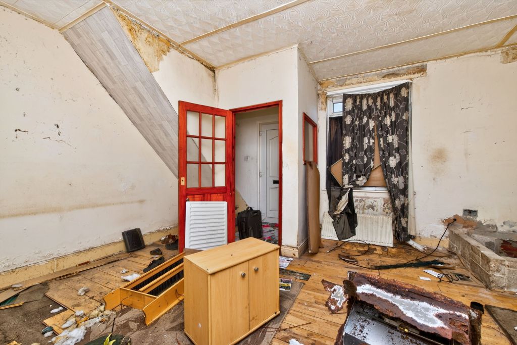 Property photo 2 of 12