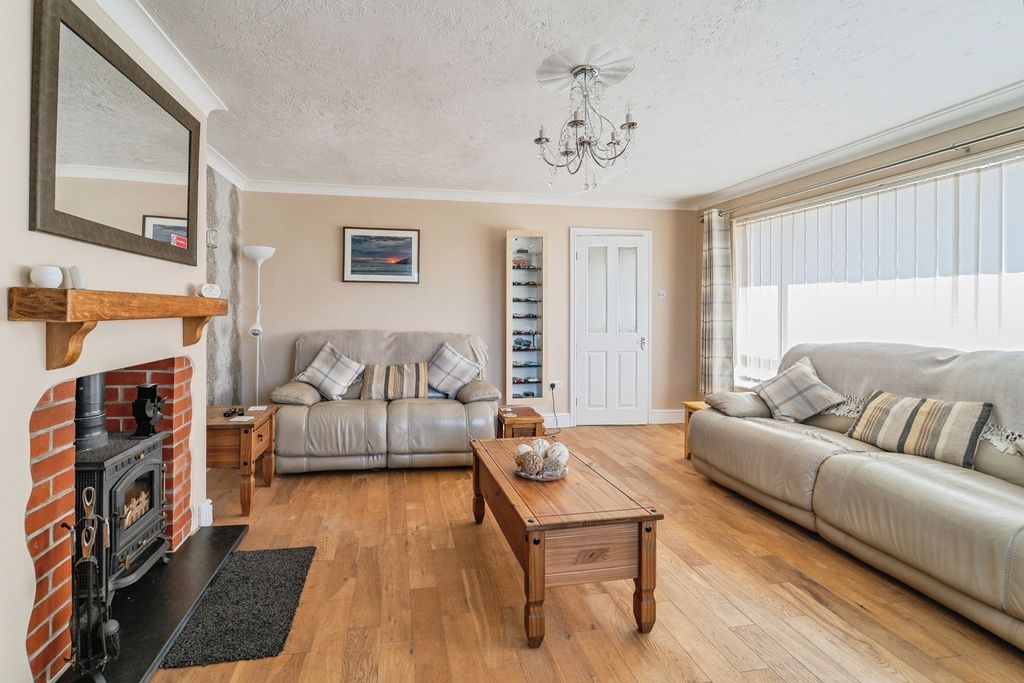 Property photo 2 of 33 Pbox-Img.Jpg