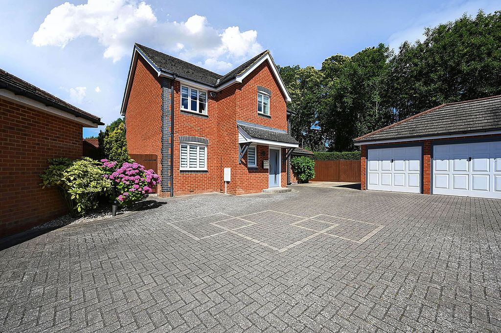 Property photo 1 of 40