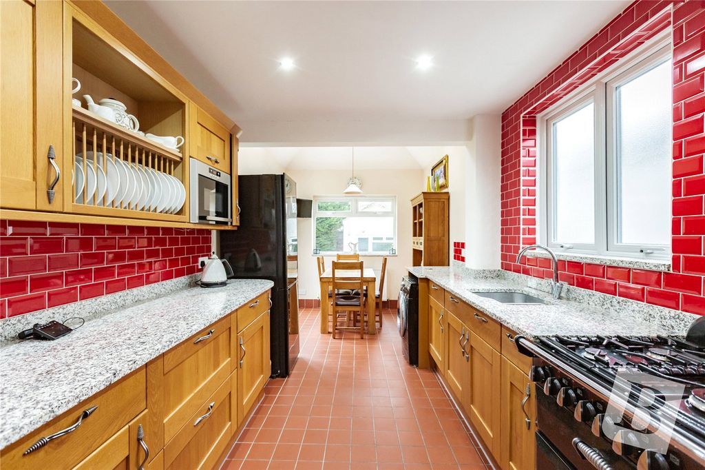 Property photo 3 of 18 Kitchen / Diner