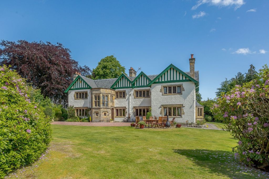 7 bed detached house for sale Crown