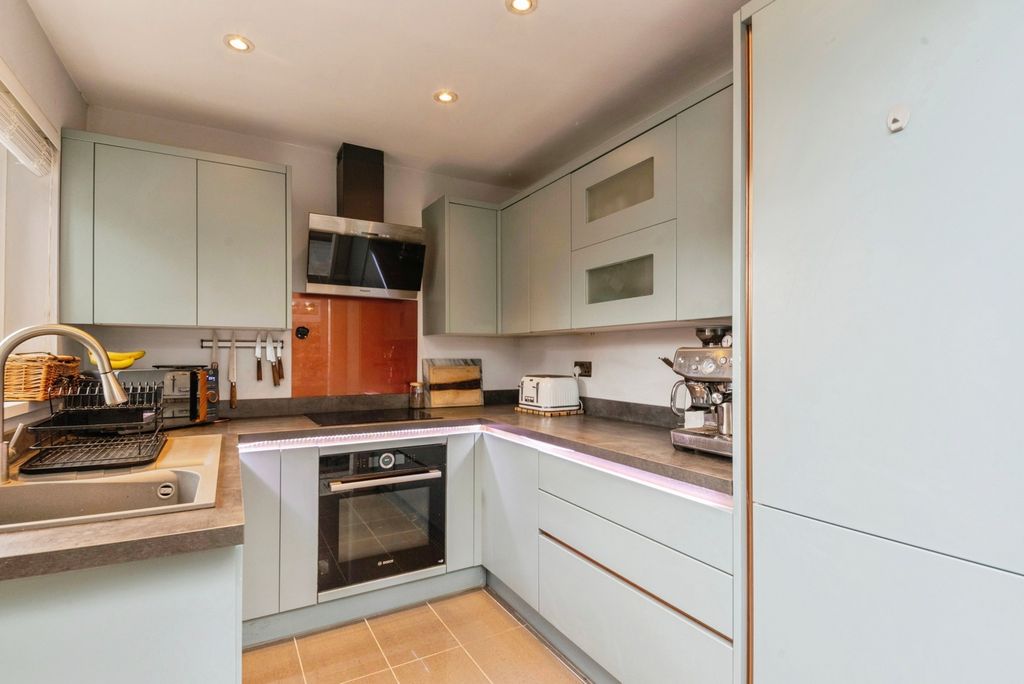 Property photo 3 of 13 Kitchen