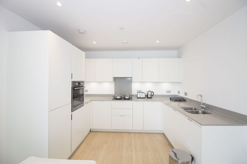 Property photo 3 of 9 Kitchen