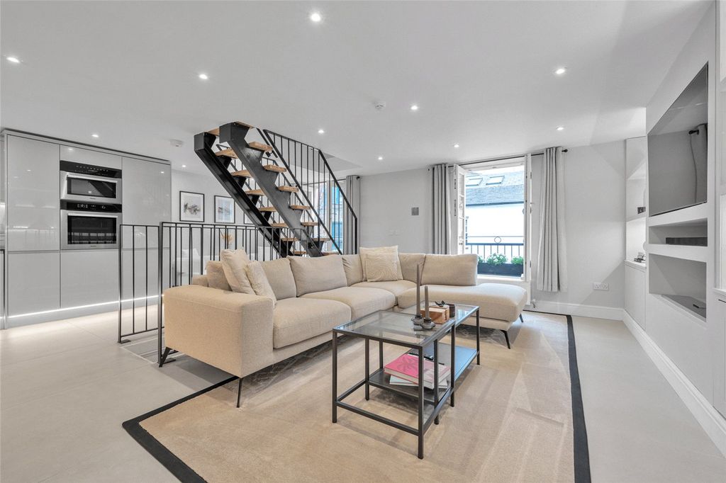 Property photo 2 of 17 Picture No. 27