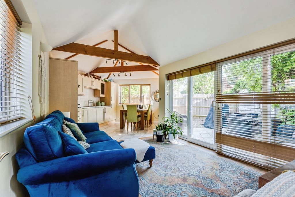 Property photo 1 of 11 Image