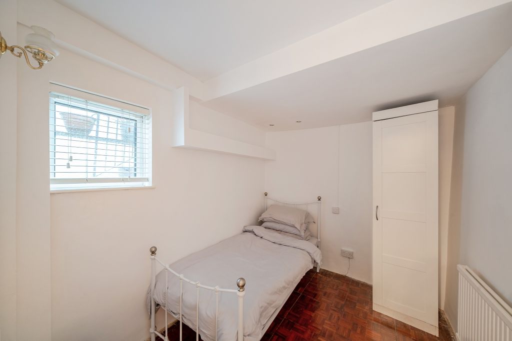 Property photo 3 of 15 1400743-7-6966589...