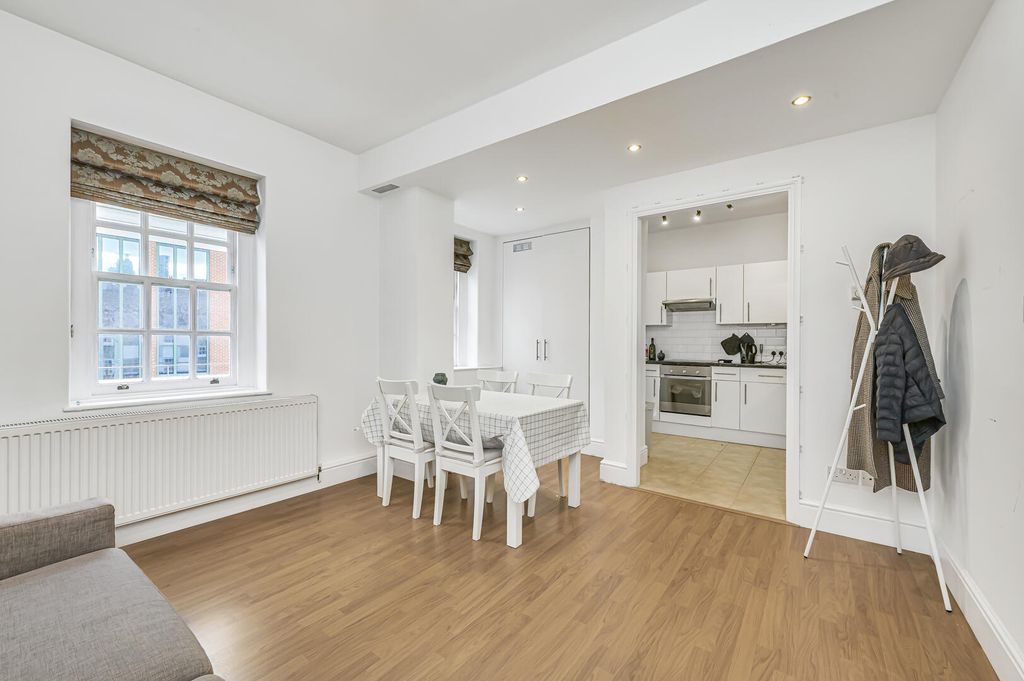 Property photo 3 of 18 Dining Room