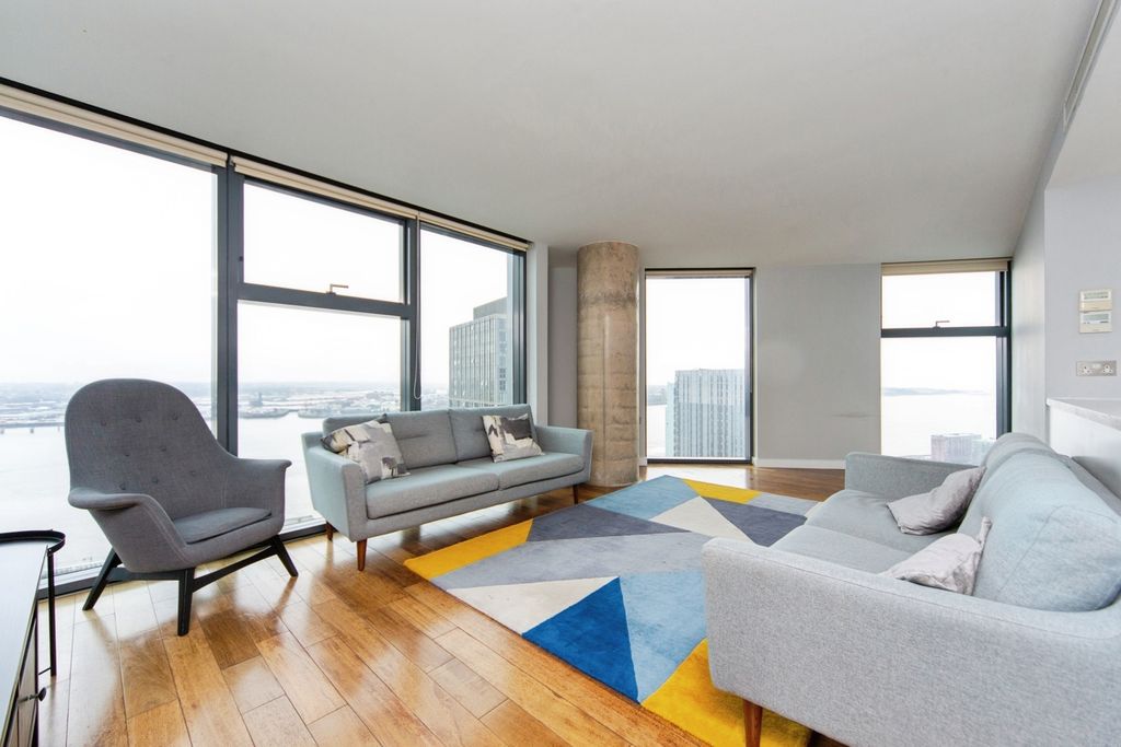 Property photo 2 of 19 Pbox-Img.Jpg