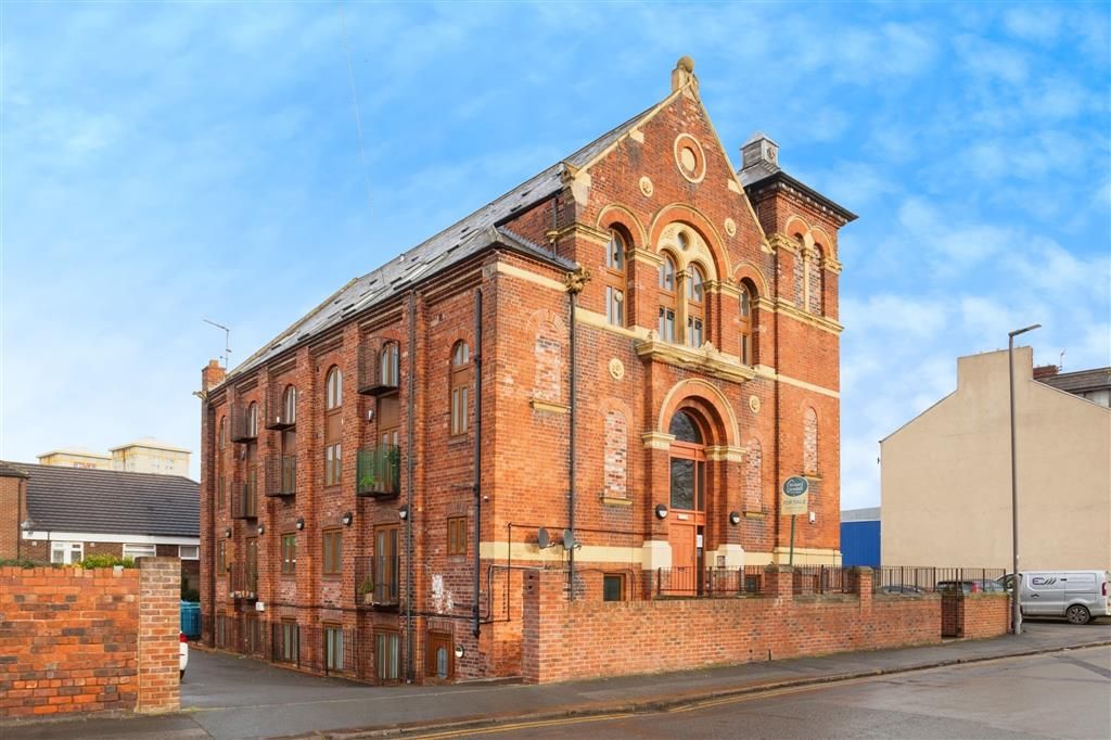 Property photo 1 of 12