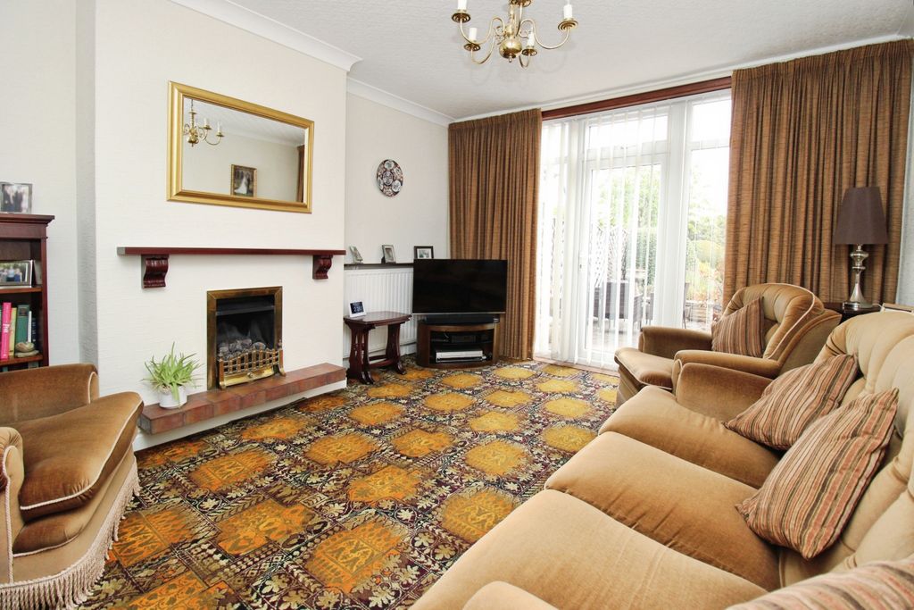 Property photo 2 of 17