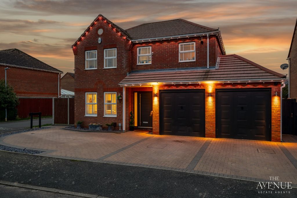 Property photo 1 of 35 4565314