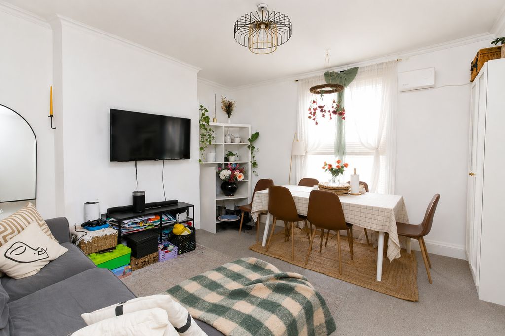 Property photo 1 of 5 E5cd0404-d2Cf-4769-8c07-637E04268Bda