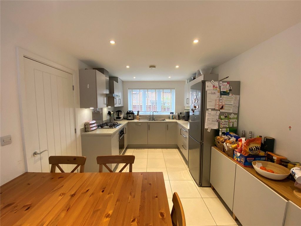 Property photo 2 of 12 Picture No. 04