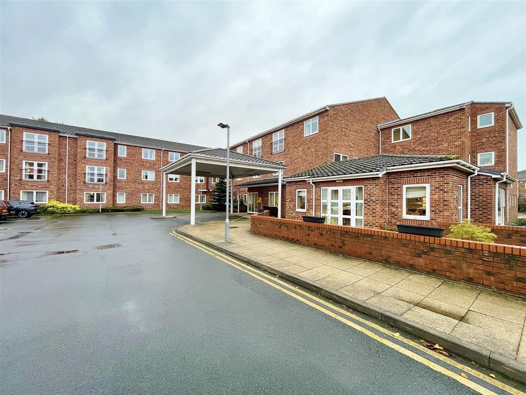 Property photo 1 of 28 Front External