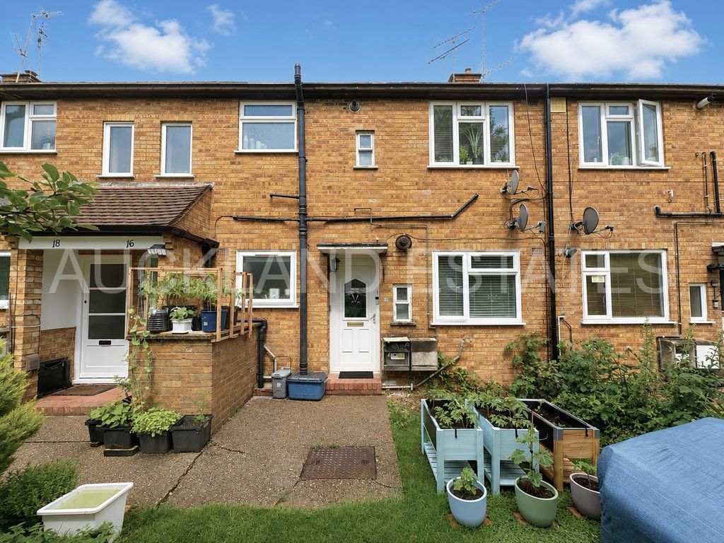 Property photo 1 of 12 Image00001