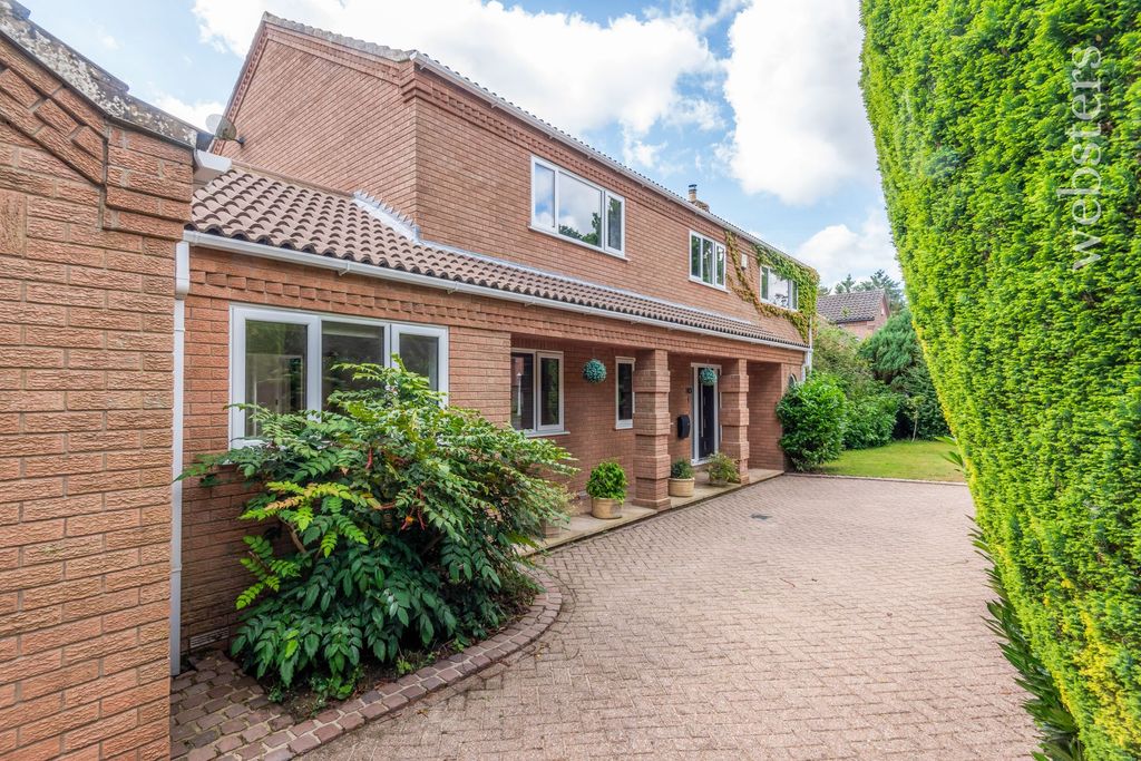 Property photo 2 of 29
