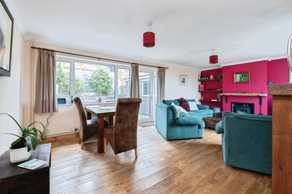 Property photo 2 of 16