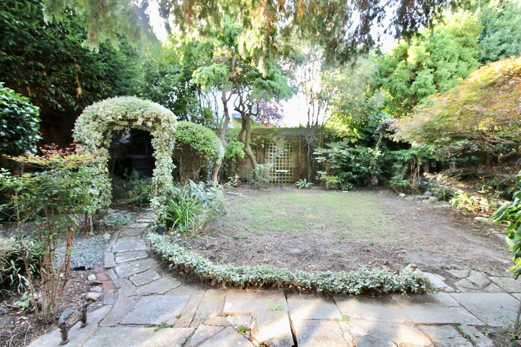 Property photo 2 of 21