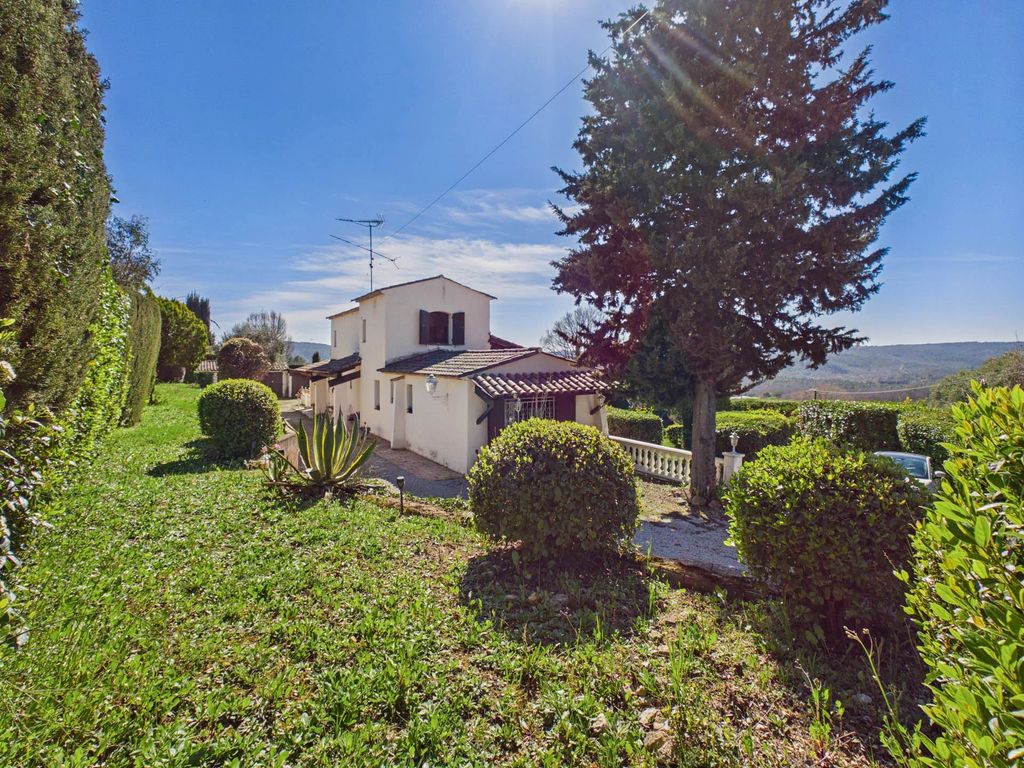 Property photo 2 of 19