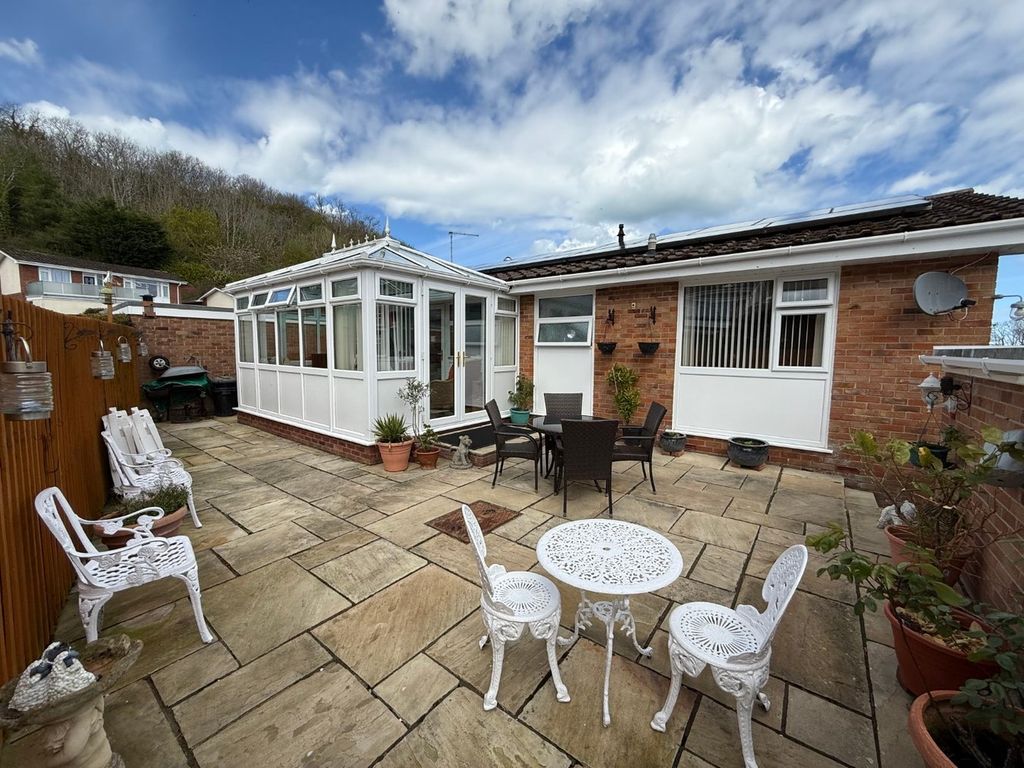 Property photo 2 of 28