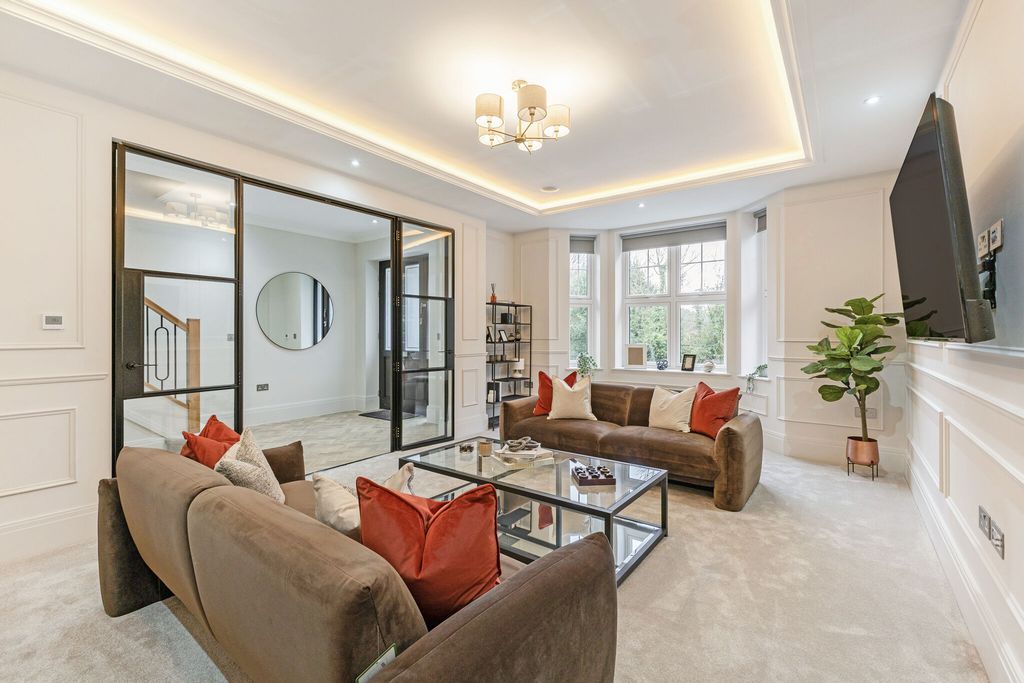 Property photo 3 of 19