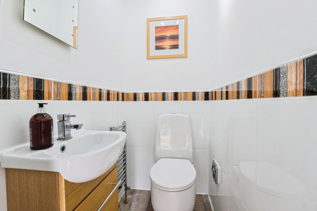 Property photo 2 of 16 Pbox-Img.Jpg