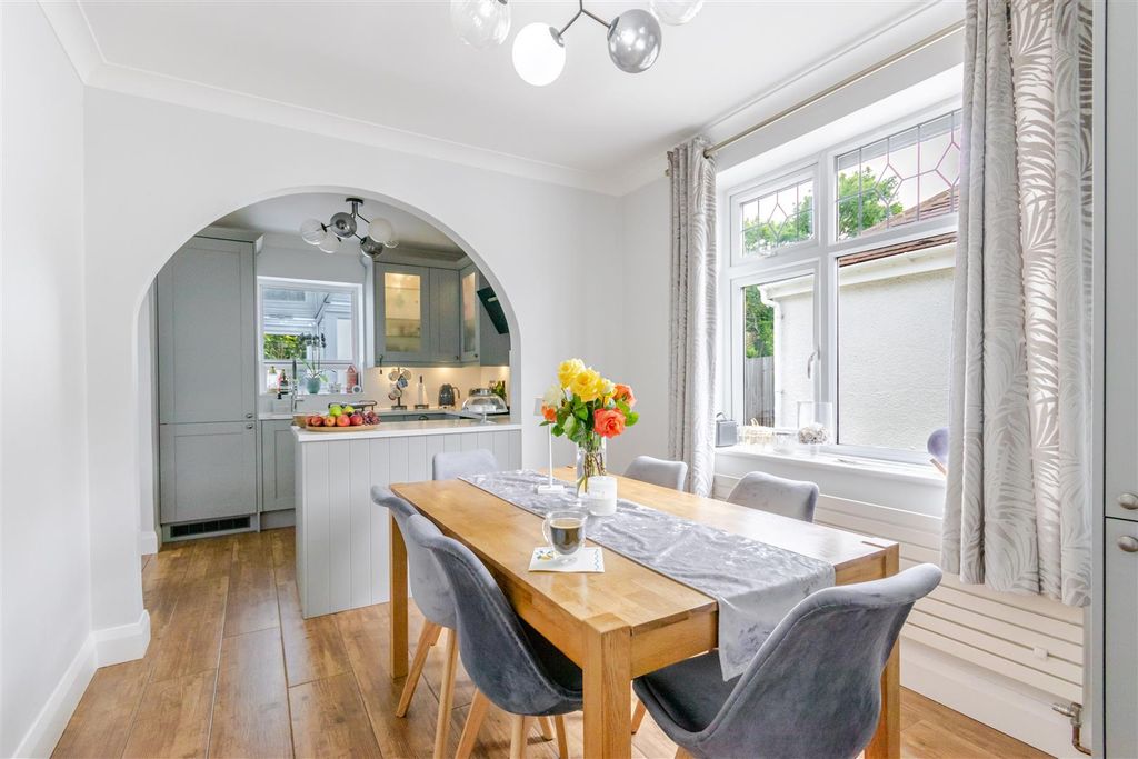 Property photo 3 of 27 Dining 1.Jpg