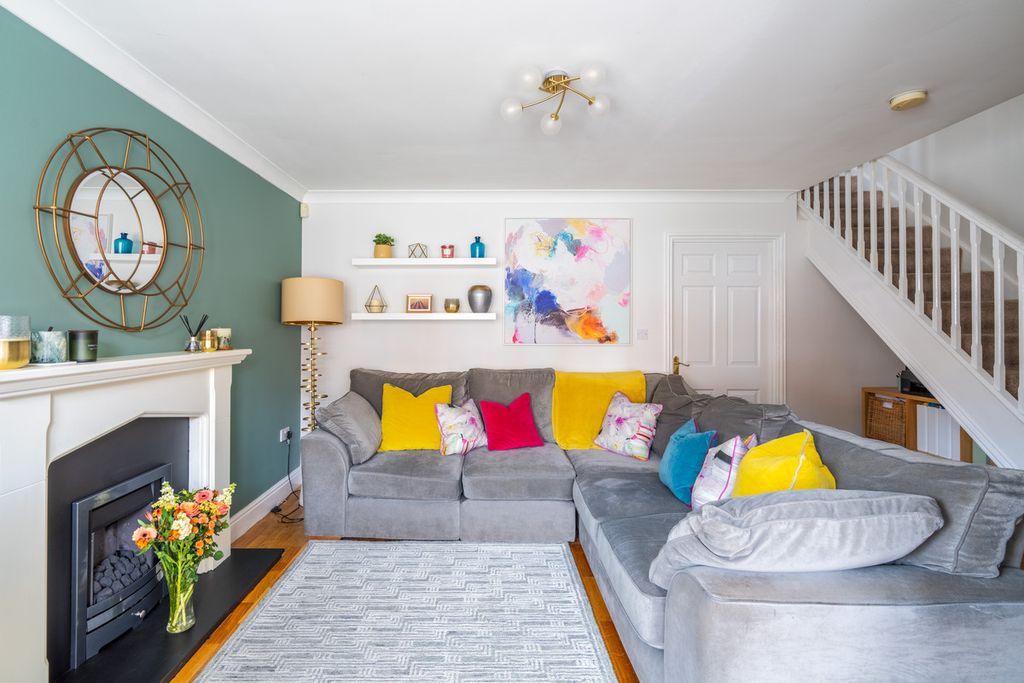 Property photo 2 of 18