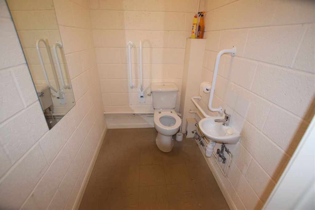 Property photo 3 of 5 Photo 03