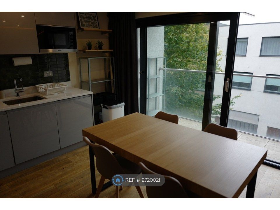 Property photo 3 of 9 Balcony