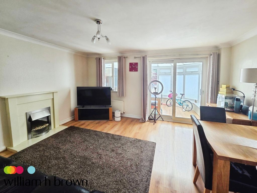 Property photo 2 of 19 Image