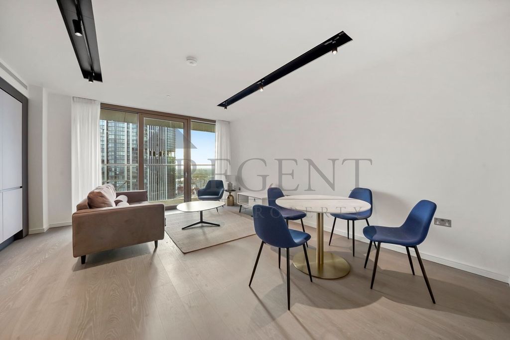 Property photo 1 of 18 Reception