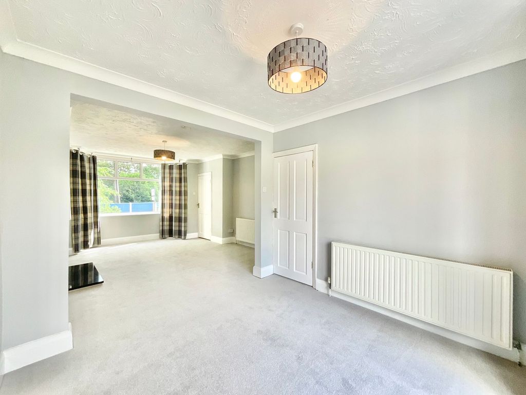 Property photo 2 of 26
