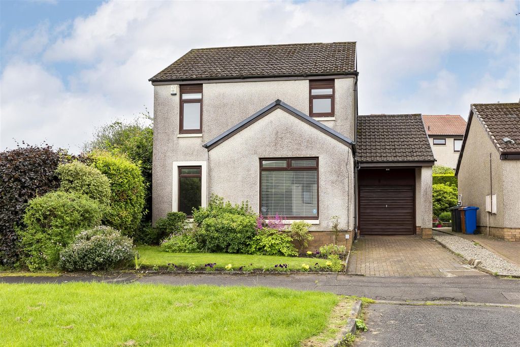 Property photo 1 of 26 17_Archibald_Terrace_Milton_Of_Campsie_001.Jpg
