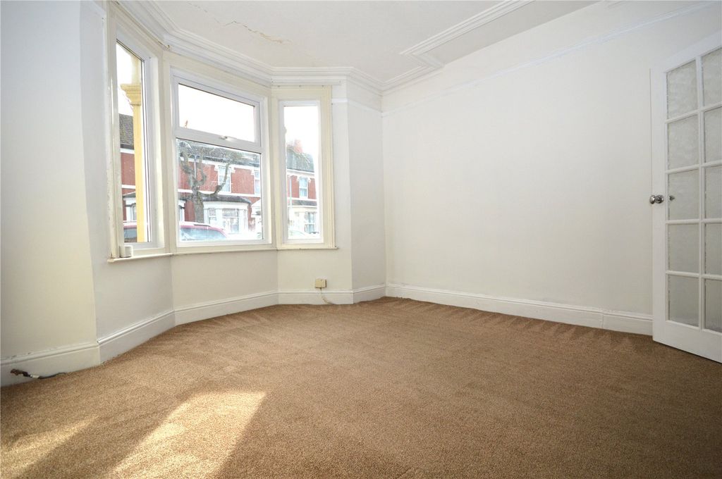 Property photo 2 of 9 Picture No. 11