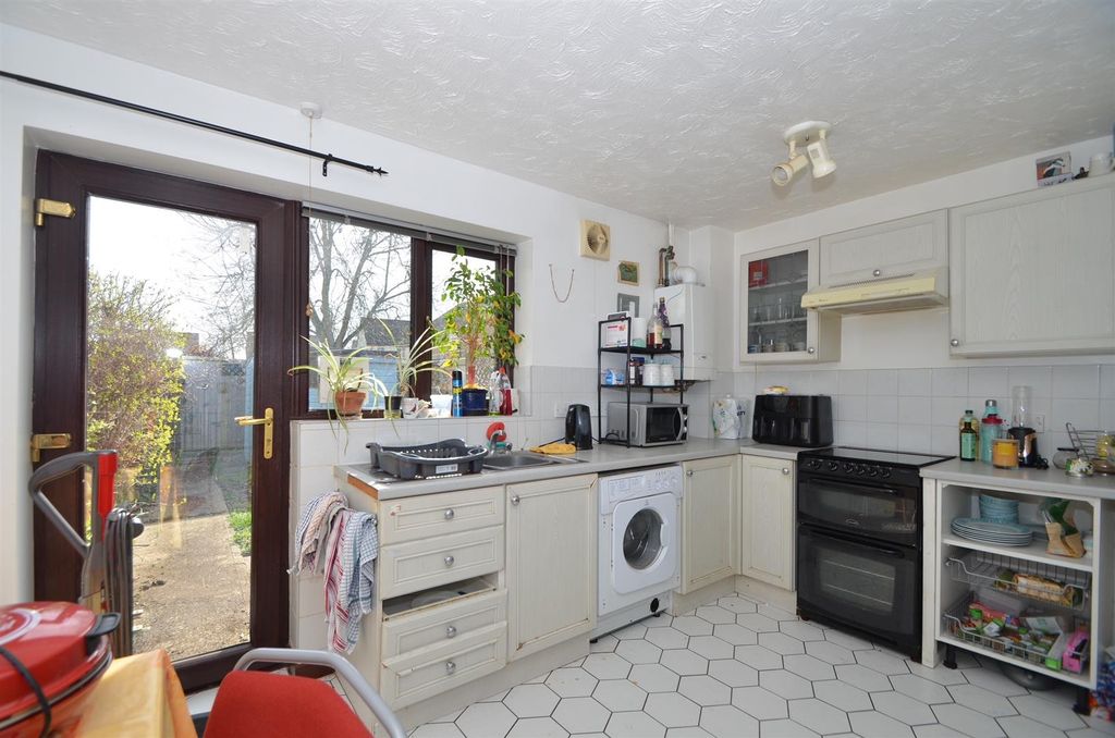 Property photo 3 of 9 Kitchen.Jpg