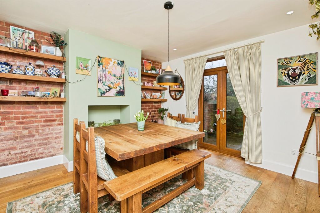 Property photo 2 of 17