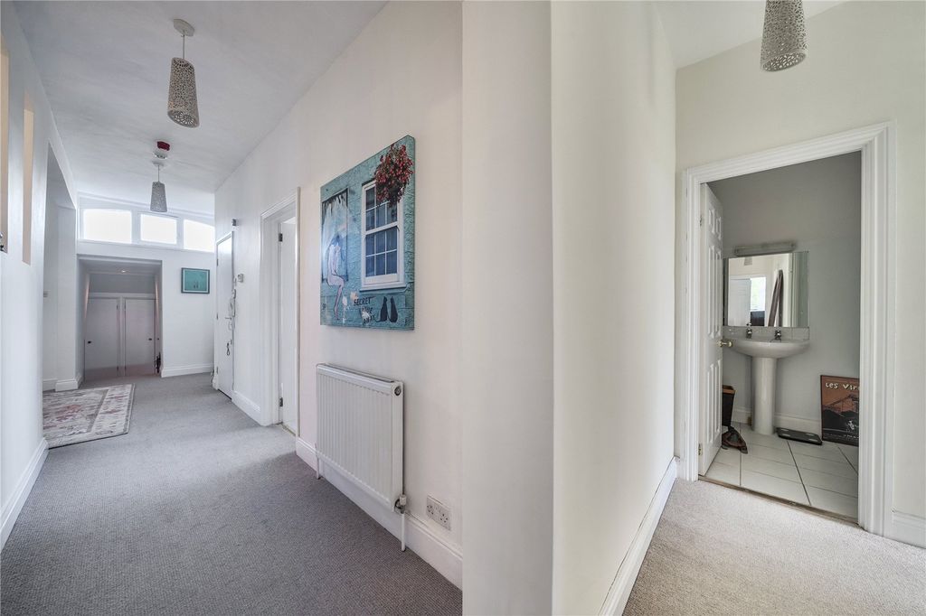 Property photo 3 of 23 Picture No. 32