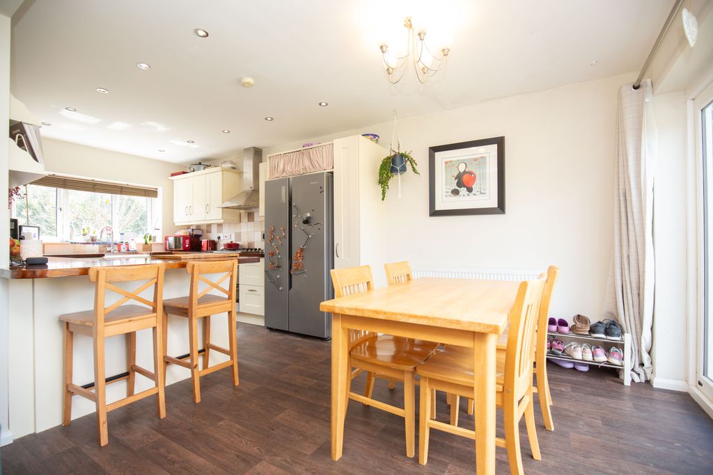 Property photo 3 of 22 Mw-6049