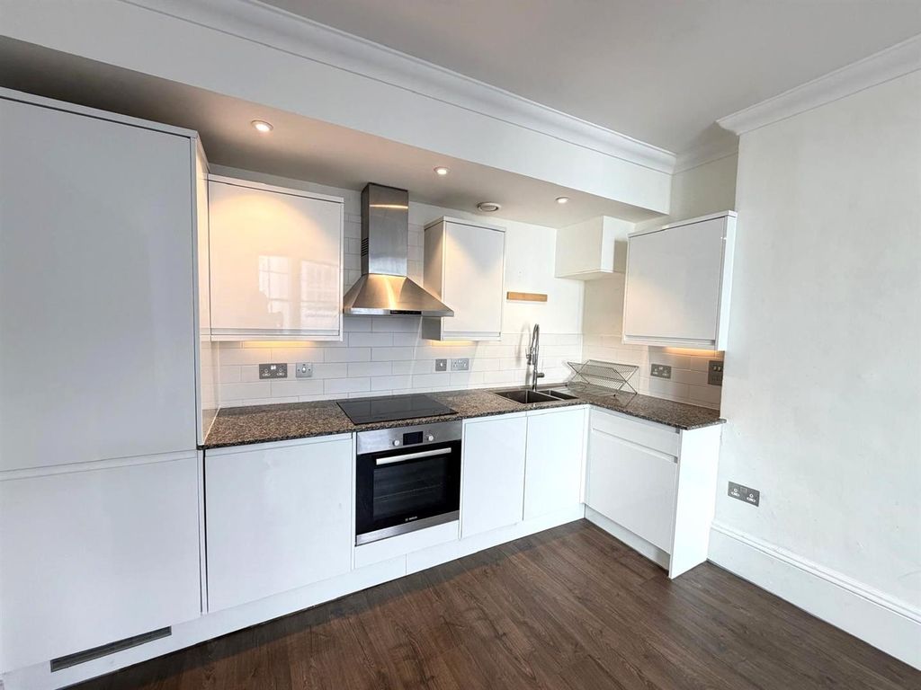 Property photo 2 of 9 Kitchen (2).Jpg