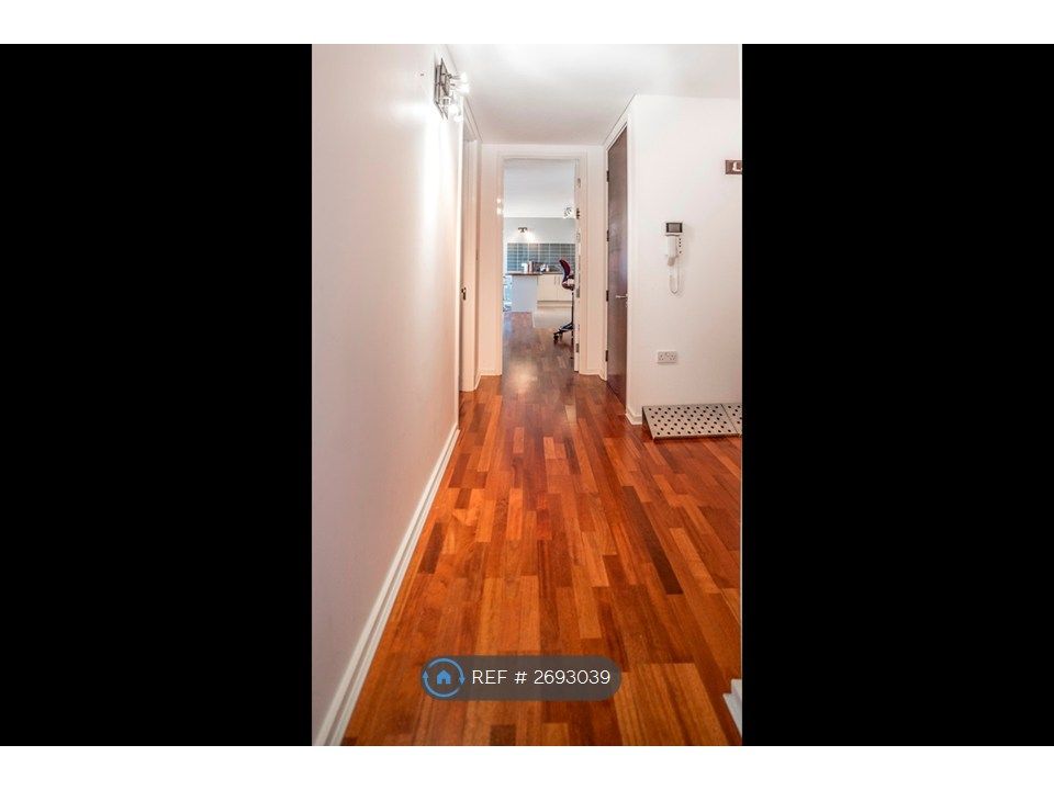 Property photo 2 of 14 Corridor