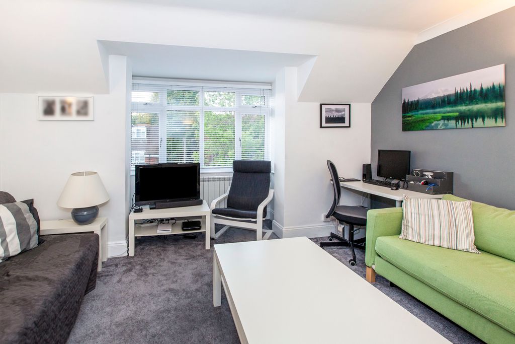 Property photo 3 of 7 Lroom2.Jpg
