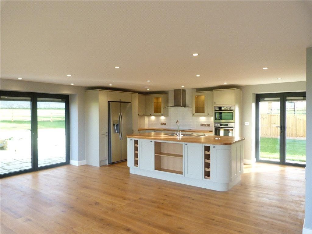 Property photo 3 of 15 Kitchen