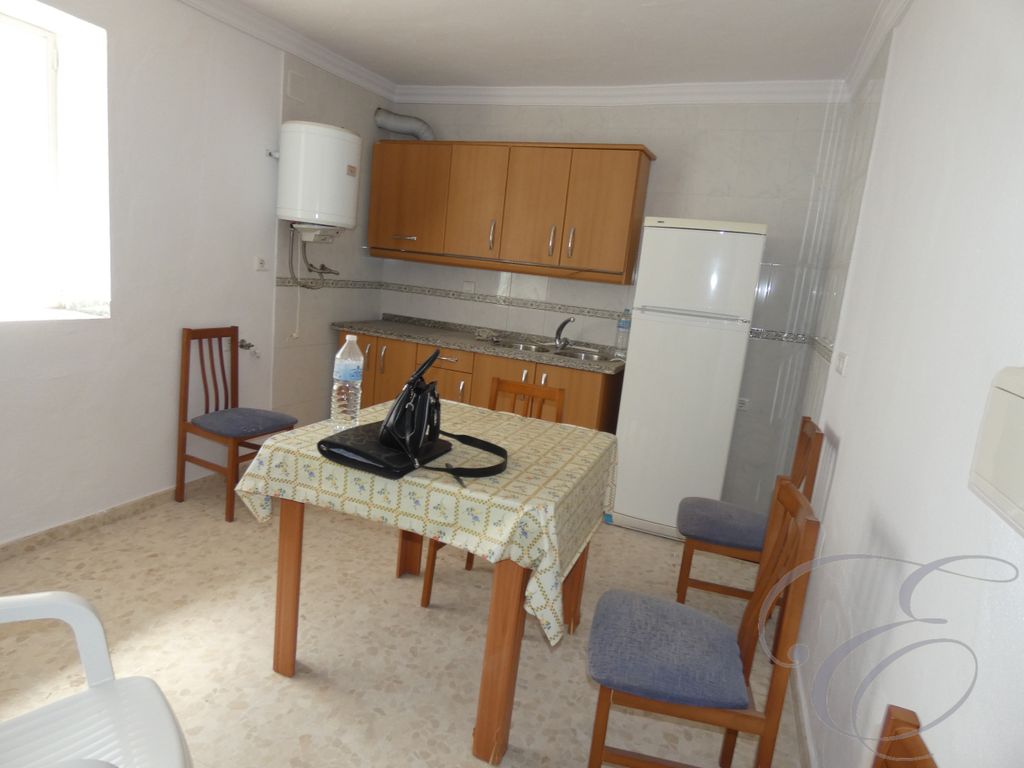 Property photo 2 of 21