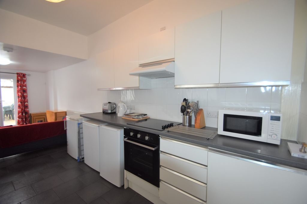 Property photo 2 of 13 Photo 01