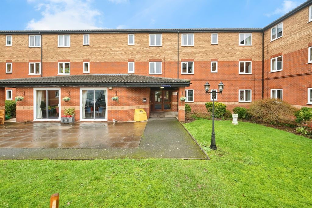 Property photo 1 of 18