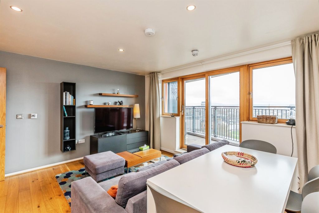 Property photo 2 of 17 Living Room