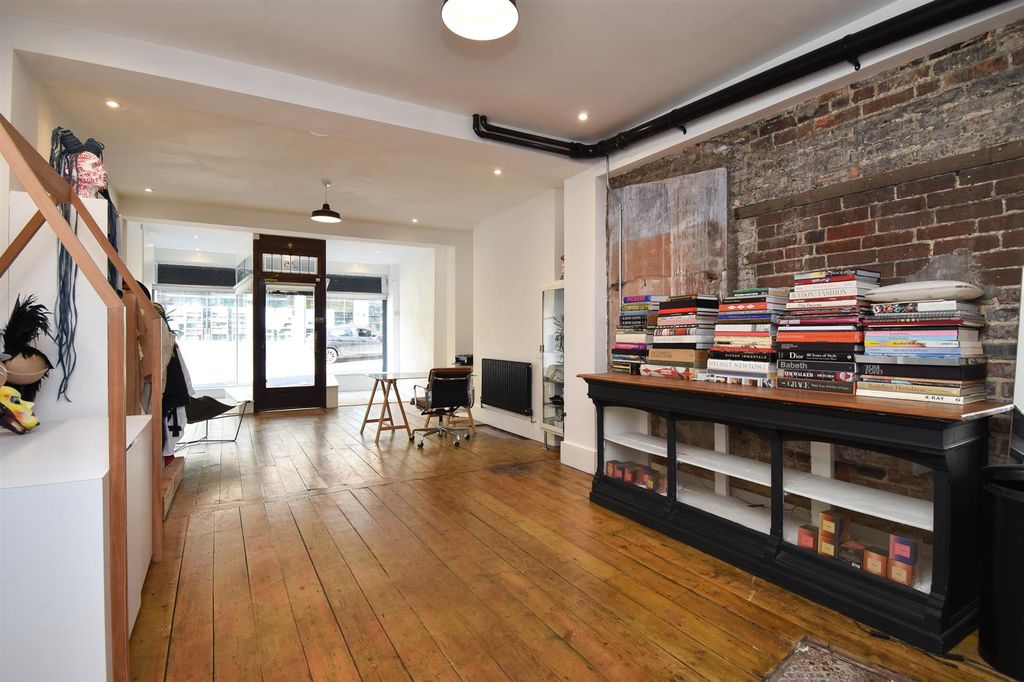 Property photo 3 of 24 Ground Floor